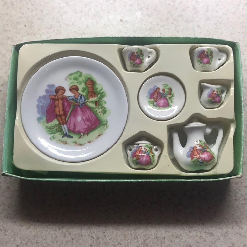 10 Pc Decorative Victorian Porcelain Mini Tea
